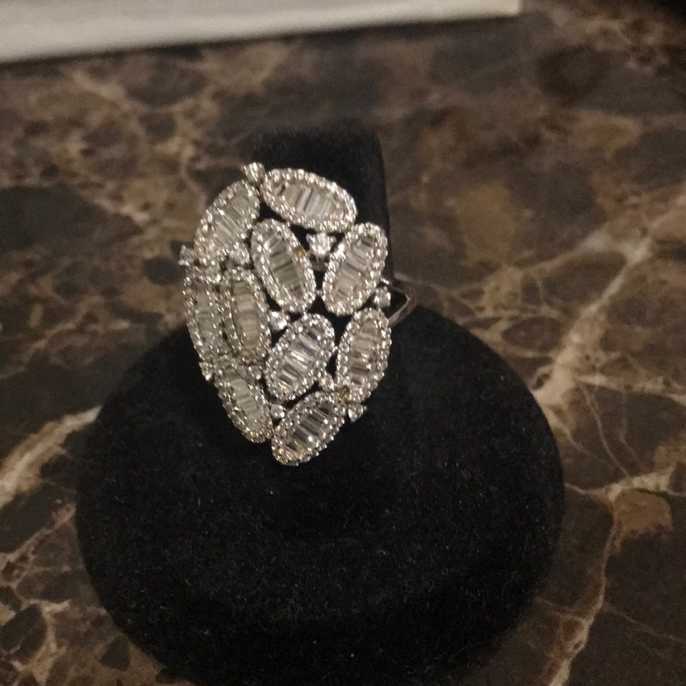 Fashion silver ring
